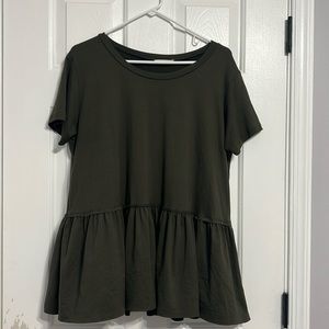 Boutique | Dark Olive Green entro Peplum Top